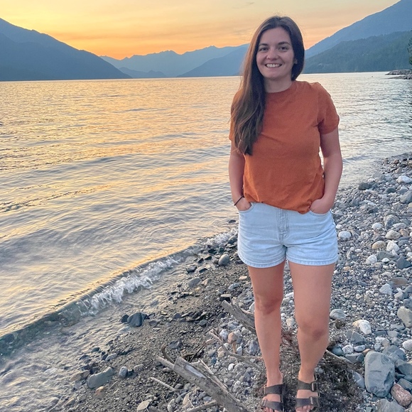 Meet your Posher, Rebecca - Picture 1 of 1